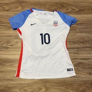 Soccer jersey in brand new condition signed by Olympian Carli lloyd